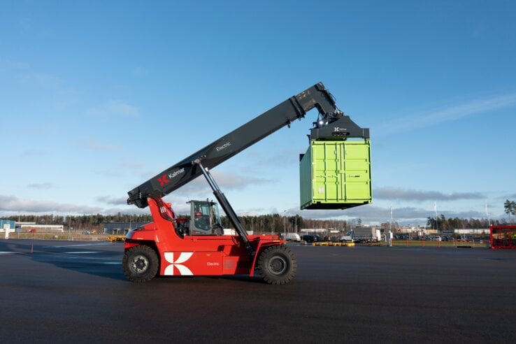 Electric Reachstacker