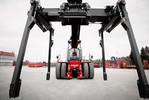 Kalmar gloria reachstacker for intermodal applications Kalmar Gloria Reachstacker